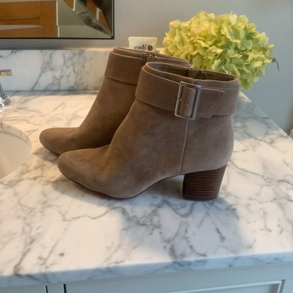 Women’s tan suede booties